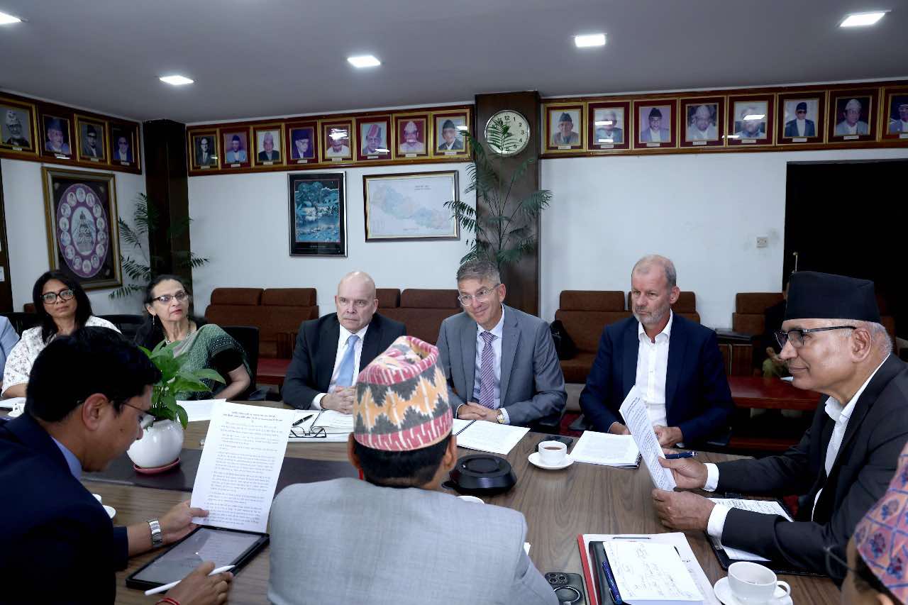 अर्थमन्त्री र विश्व बैंकका उपाध्यक्षबीच भेटवार्ता, उच्च आर्थिक वृद्धिदरमा सहयोग गर्ने प्रतिबद्धता  