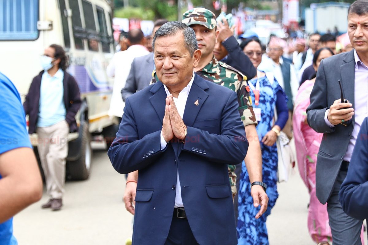 सञ्चारकर्मीले फोटो केमा हाल्ने भनेर सोधेपछि सञ्चारमन्त्रीको जवाफ- भाइबरमा (भिडिओ)