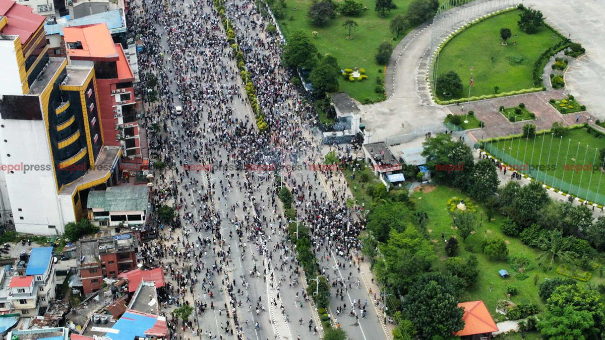 प्रदर्शनकारी तितरबितर पार्न प्रहरीले चलायो ‘रबर बुलेट’