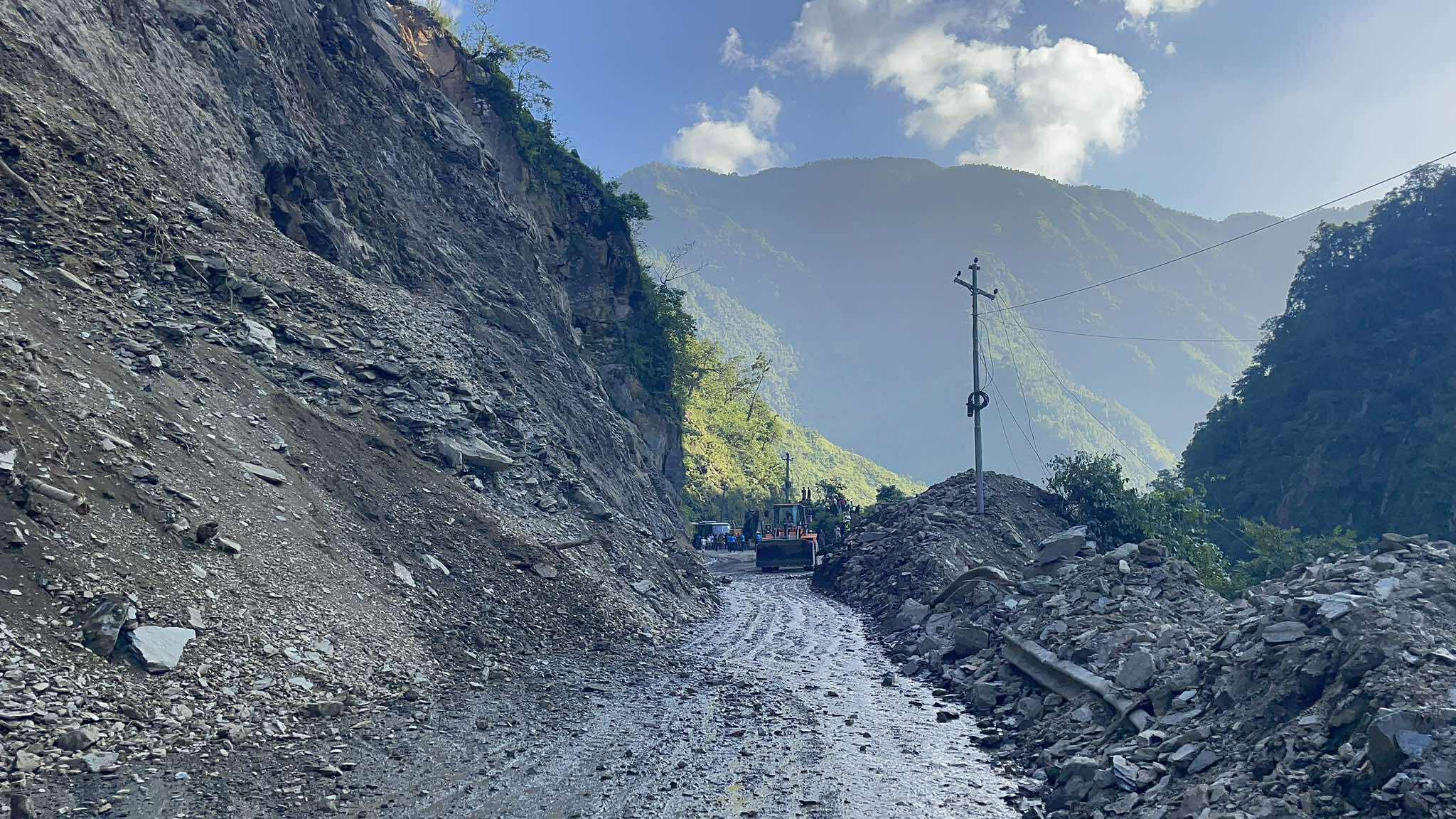 मुग्लिन-नारायणगढ सडक एकतर्फी सञ्चालनमा