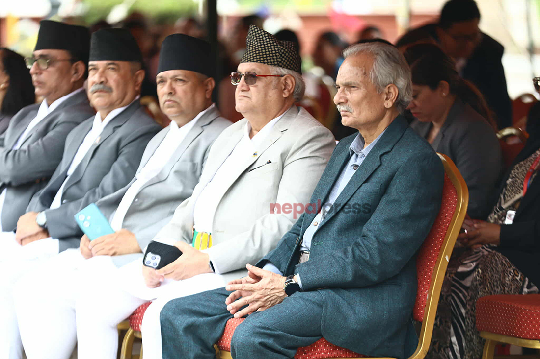 प्रधानमन्त्रीको शपथमा अनुपस्थित राष्ट्रियसभा अध्यक्ष दाहाल सहभागी, बाबुराम आज पनि पुगे