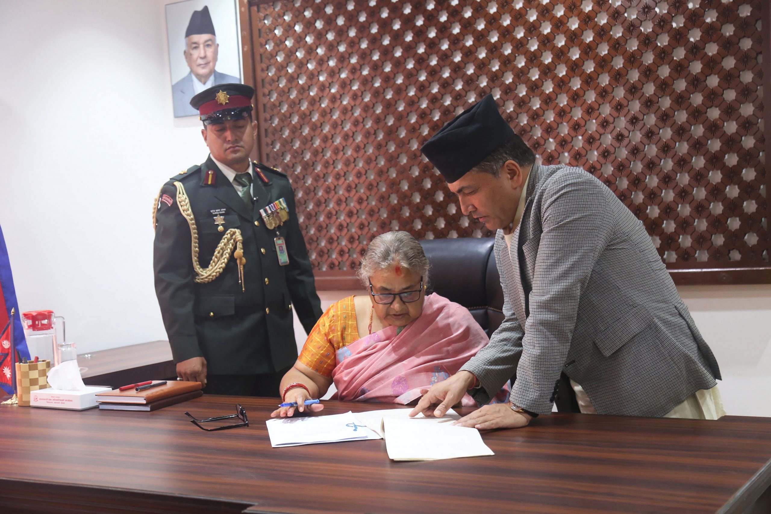 तस्बिरमा यस्तो देखियो सुशीला कार्कीको सिंहदरबार इन्ट्री