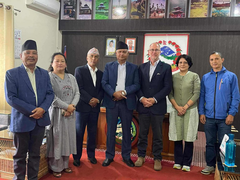 मुख्यमन्त्री आचार्य र बेलायती प्रतिनिधि एन्ड्रु लङबीच भेटवार्ता, सुशासन र सहकार्यका विषयमा छलफल