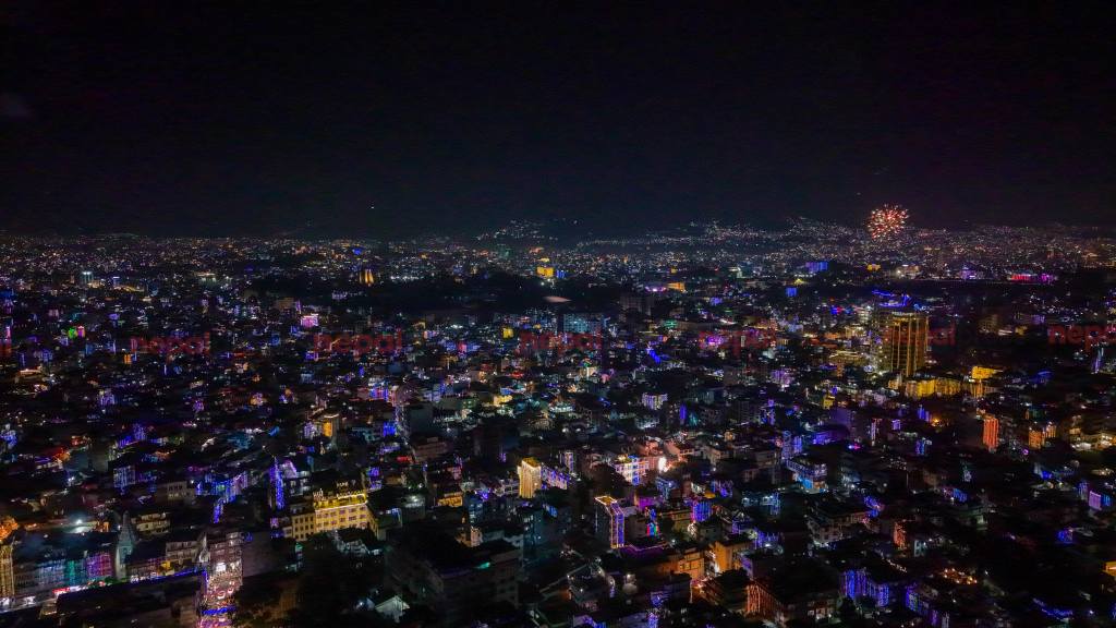 बत्ती बल्छ, मन निभ्छ- हराउँदैछ हाम्रो मौलिक तिहार