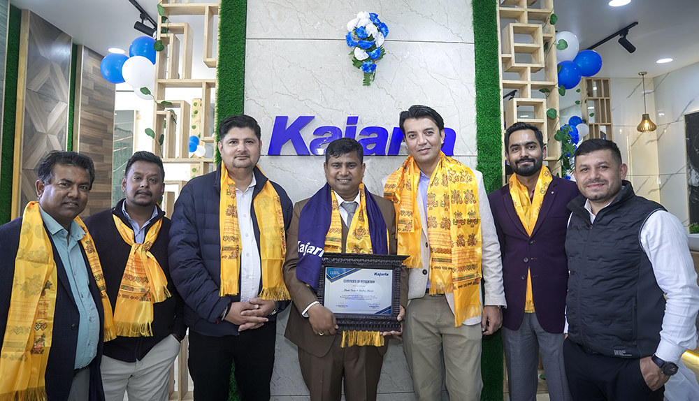 कजारियाद्वारा सिन्धुलीको आदर्शनगरमा नयाँ शोरूम उद्घाटन