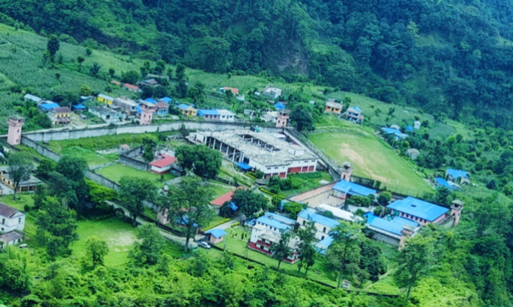 भीमफेदी कारागारबाट फरार १६८ कैदीबन्दी कारागार बाहिरै