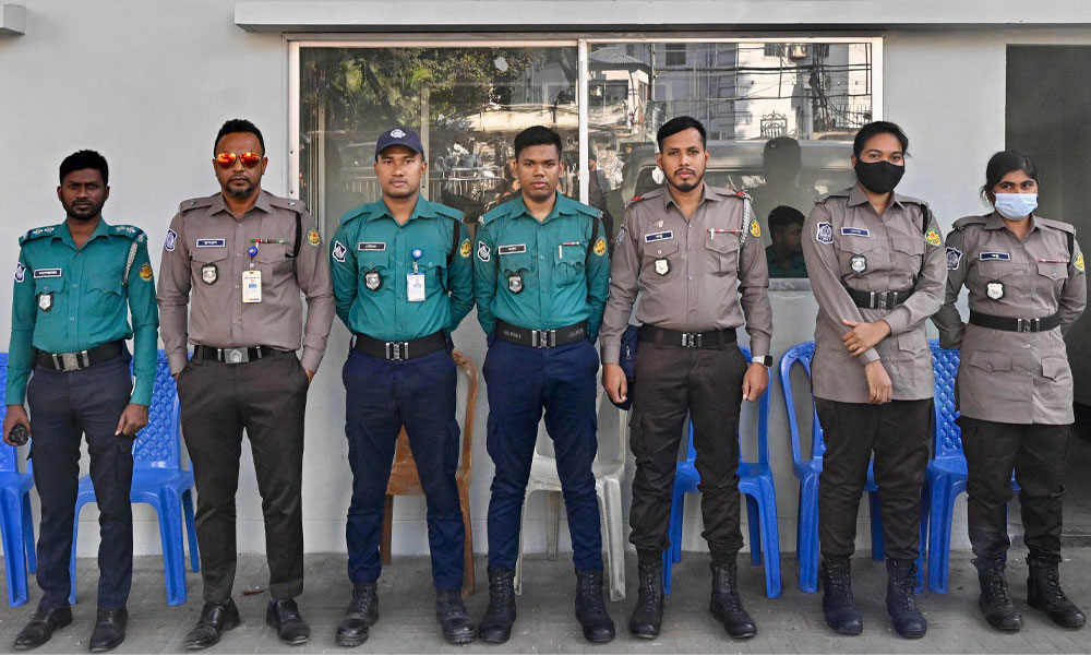 जनविश्वास पुनर्निर्माणको प्रयासमा बङ्गलादेश प्रहरी, चुनावअघि नयाँ बर्दी सार्वजनिक