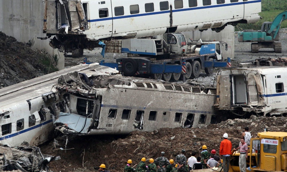 चीनको युनानमा रेल दुर्घटना, ११ जनाको मृत्यु