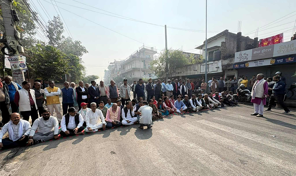 एकसातादेखि मधेश अशान्तः प्रदेश प्रमुख, मुख्यमन्त्री र सभामुखविरुद्ध लगातार आन्दोलन