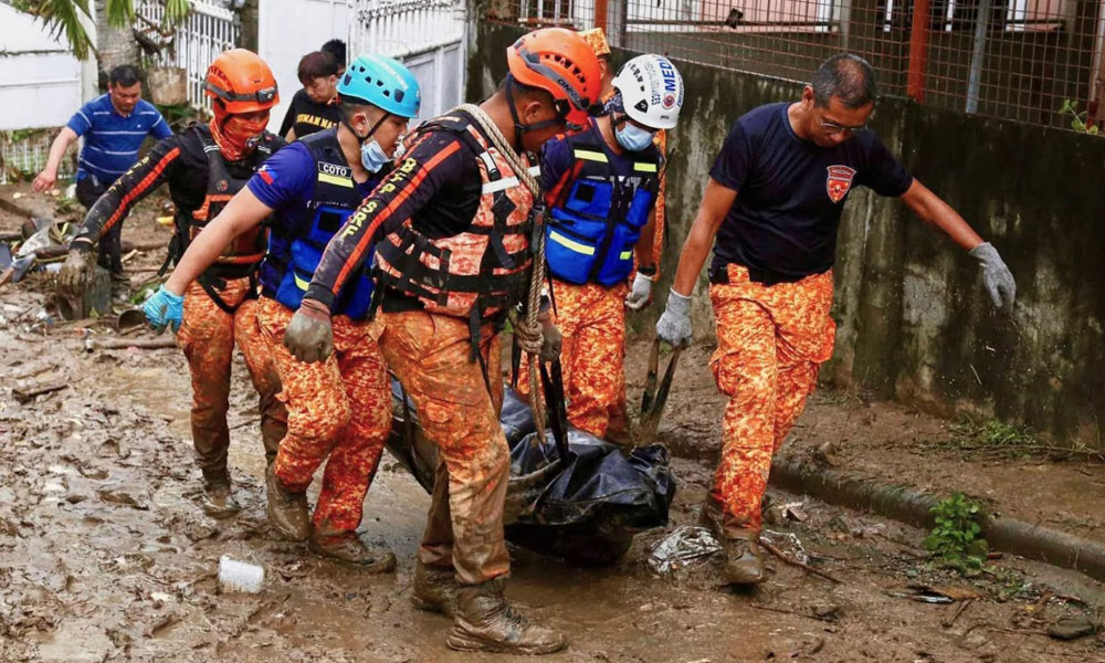 फिलिपिन्समा कालमेगी आँधीको बबन्डर