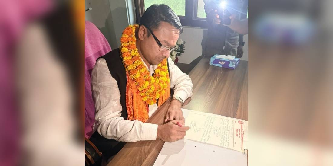 मुख्यमन्त्रीले पदभार सम्हाले, मधेशी शहीदलाई ‘मधेश रत्न’ ले सम्मान गर्ने पहिलो निर्णय