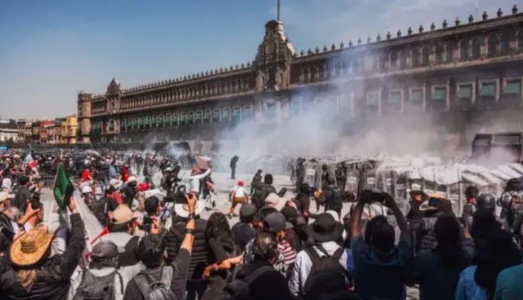 मेक्सिको सिटीमा जेनजीको अ*पराध विरोधी प्र*दर्शन : १२० बढी घा*इते, ४० जना प*क्राउ