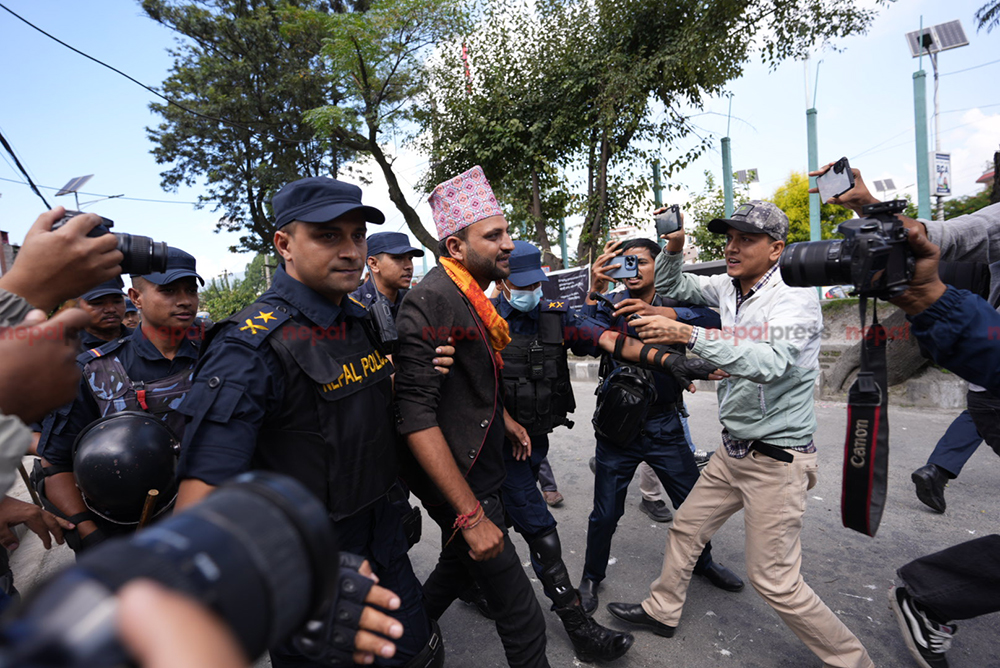 निकोलसलाई पाँच दिन हिरासतमा राख्न अनुमति, विद्युतीय अपराधको समेत मुद्दा