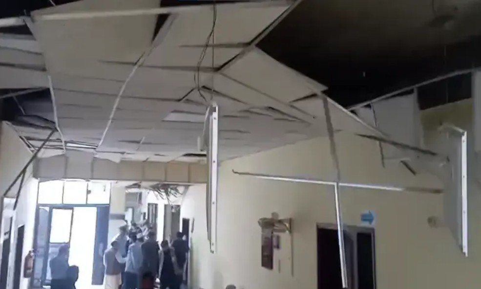 पाकिस्तानको सर्वोच्च अदालतमा विष्फोट