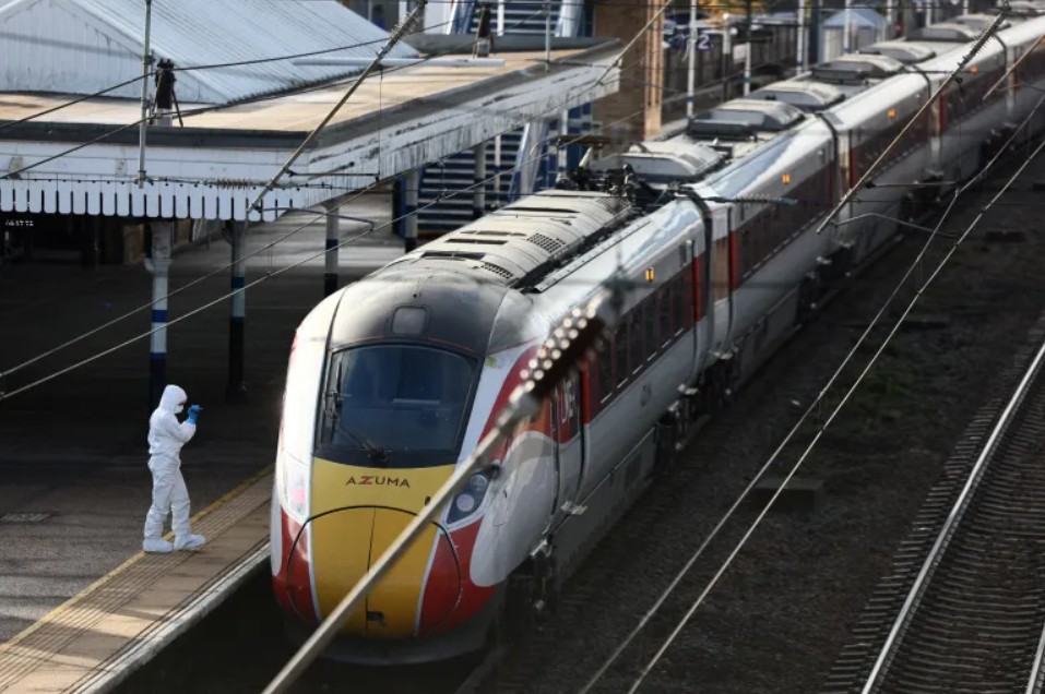 बेलायतमा शृङ्खलाबद्ध चक्कु प्रहार, १० जना अस्पतालमा, दुई संदिग्ध पक्राउ