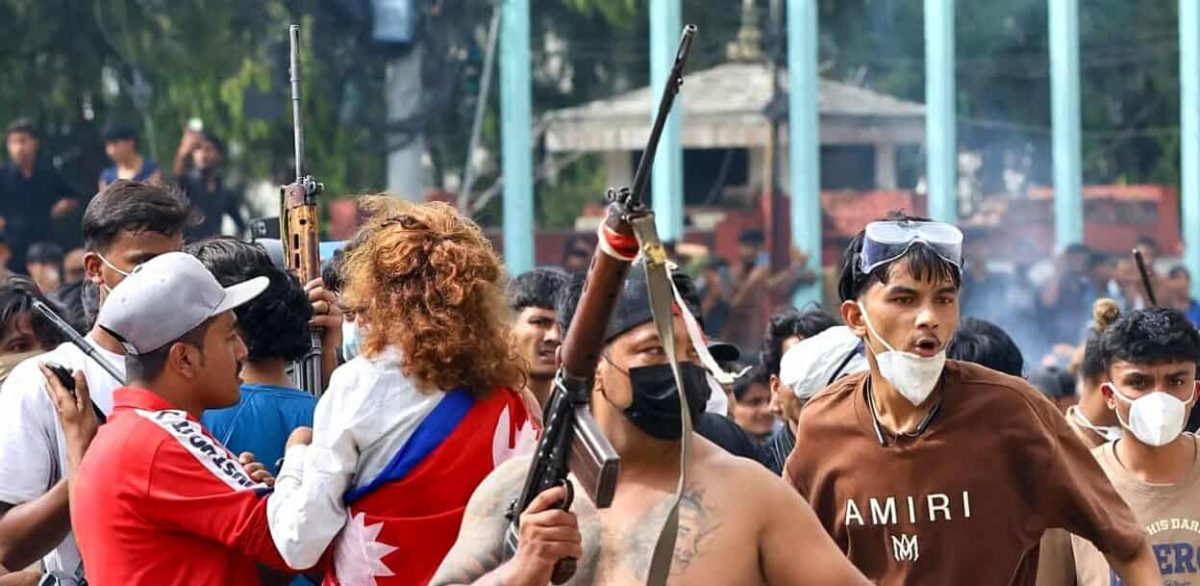 जेनजी आन्दोलनमा आगजनी र लुटपाटमा संलग्न ८ जना मोरङबाट पक्राउ