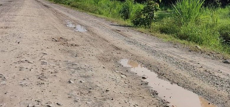 ४ वर्षसम्म कामको मेलो नसरेपछि इनरुवा-कप्ताङगञ्ज सडकको ठेक्का तोडियो