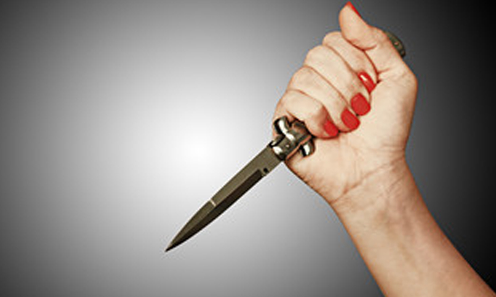 पत्नीको चक्कु प्रहारबाट नगर प्रहरी पति घाइते