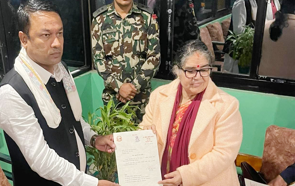 २४ घण्टाभित्र विश्वासको मत लिन मधेशका मुख्यमन्त्रीलाई सर्वोच्चको आदेश