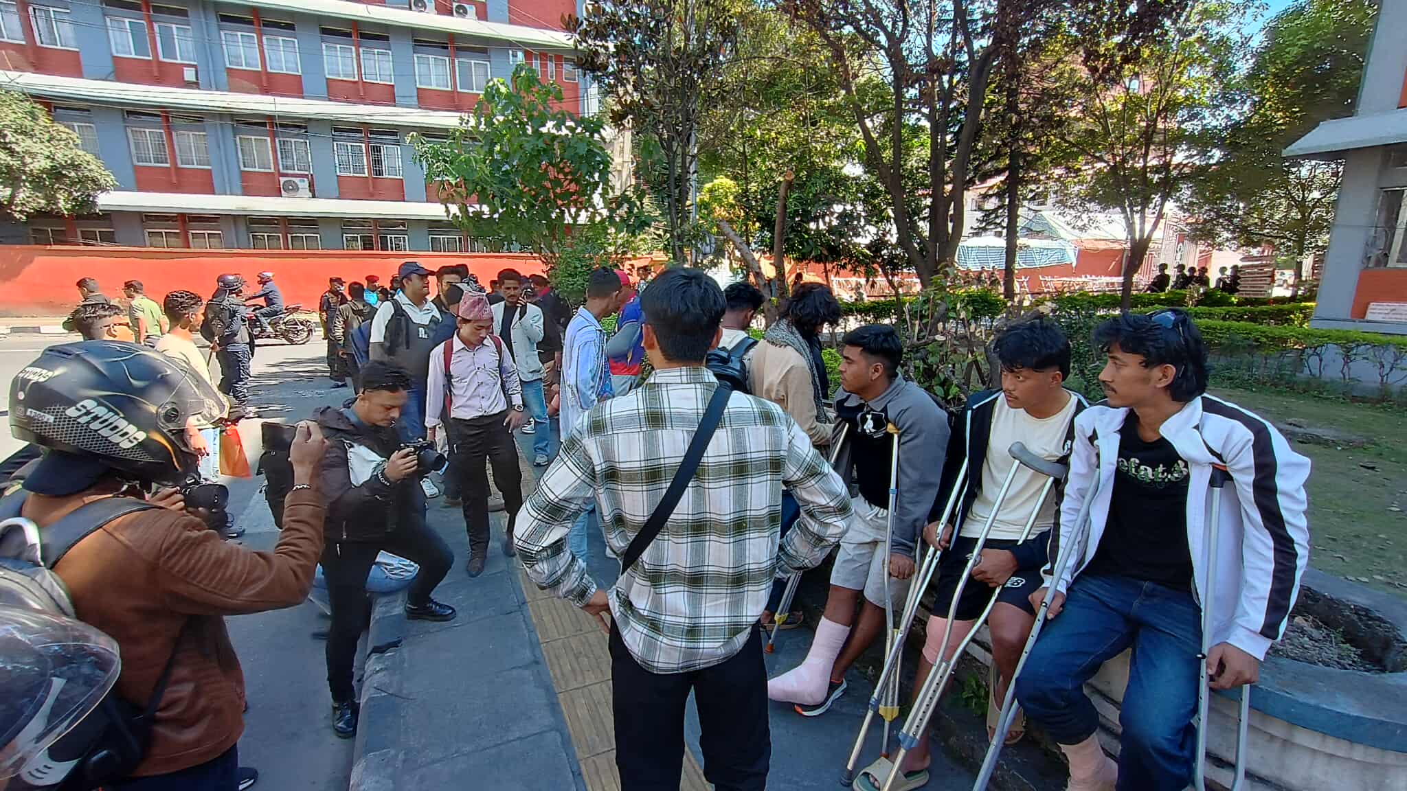 जेनजी आन्दोलनका नौ घाइतेले लिए राहत र परिचयपत्र