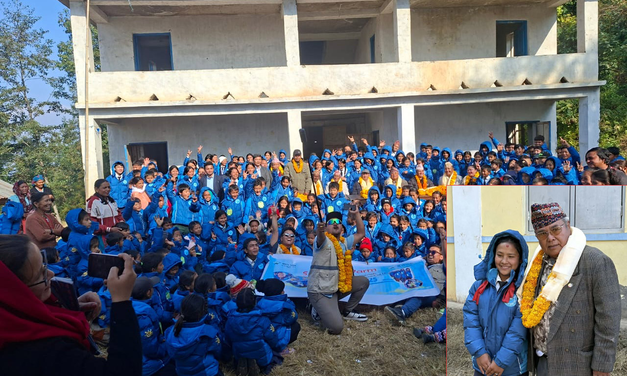 भोजपुर एमालेकाे निलम्बनमा रहेका कृपाशुरले भोजपुरमै आएर ७५० विद्यार्थीलाई बाँडे ज्याकेट